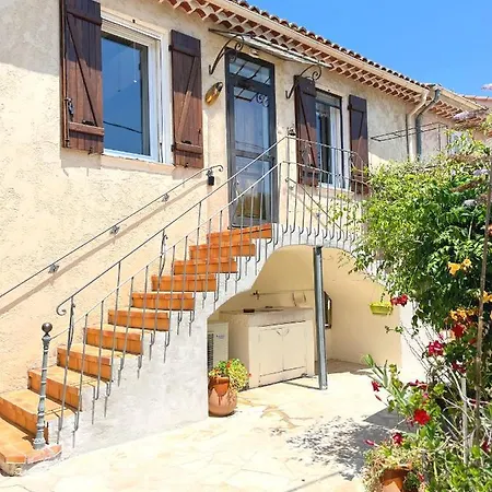 Provencal Et Son Terrain De Petanque Дом отдыха