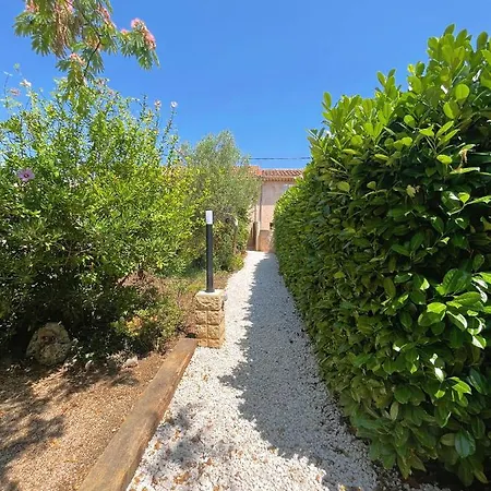 Dom wakacyjny Provencal Et Son Terrain De Petanque Hyères